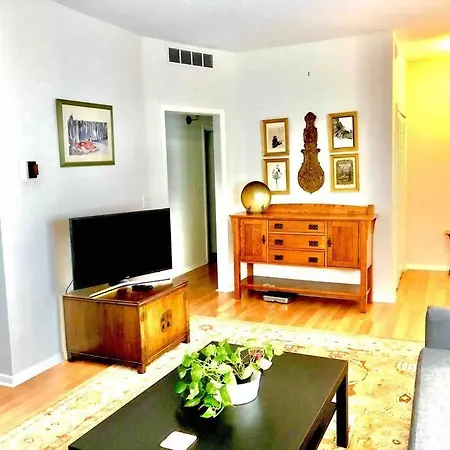 Two Bedroom Gem By Lake Nokomis
